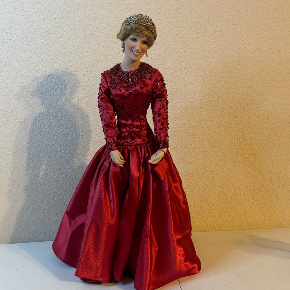 Princess Diana "World's Beloved Rose" doll